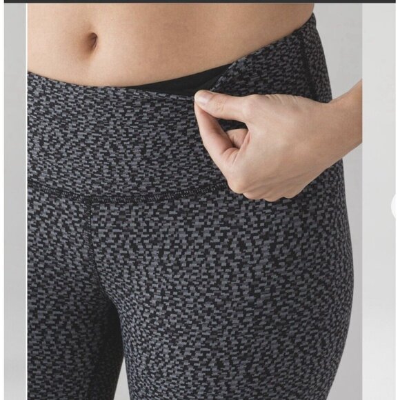 Lululemon Wunder Under Crop III Pant In Digi Pixie Black Pitch Grey Size 4 Gym - Picture 4 of 12